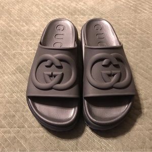 Gucci Slides with Interlocking G - size, 7.5 (38, worn once)